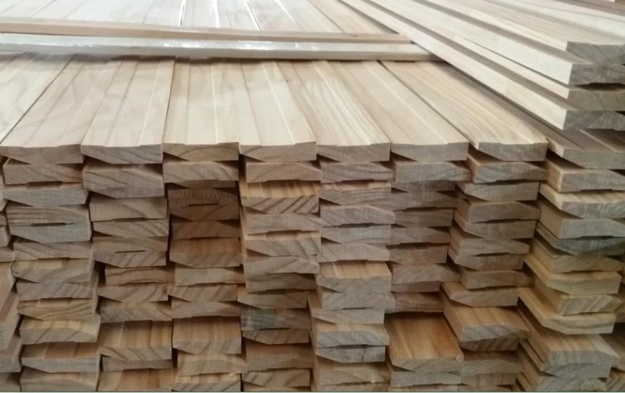 Materiaal van half gespoten lijstwerk