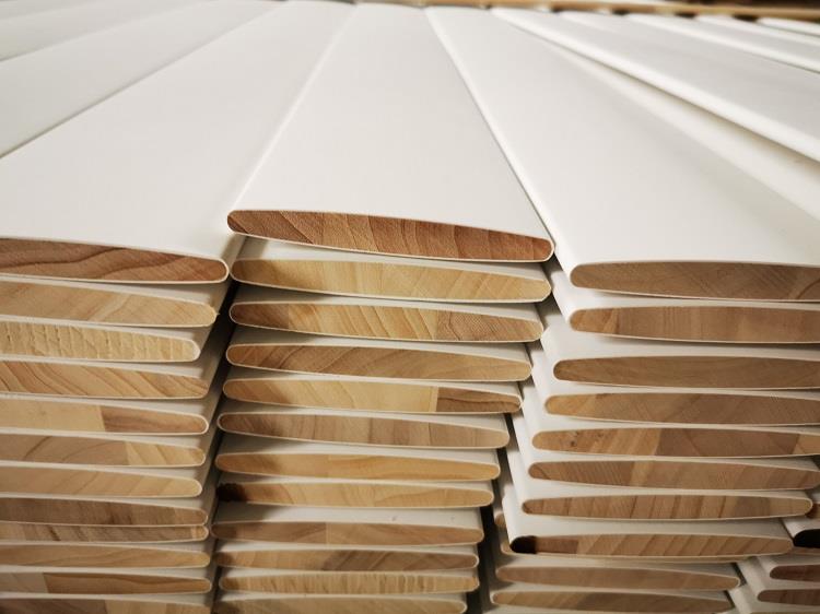 witte primde houten sluiter minnaar details