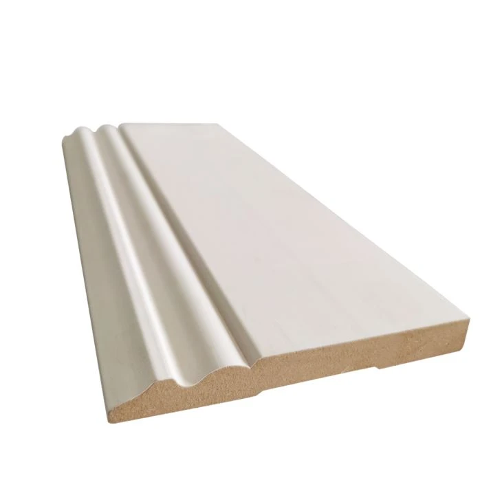 MDF-lijstwerk met witte primer