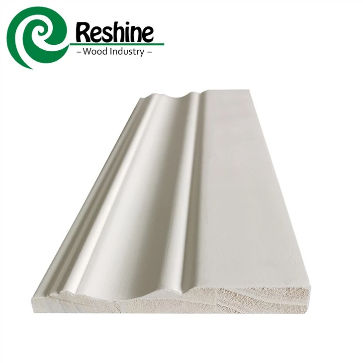 Plinten met primer voor wandbekleding